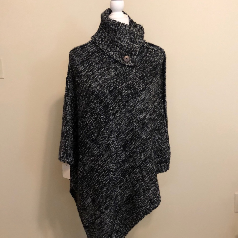 NWT - Black & White Poncho